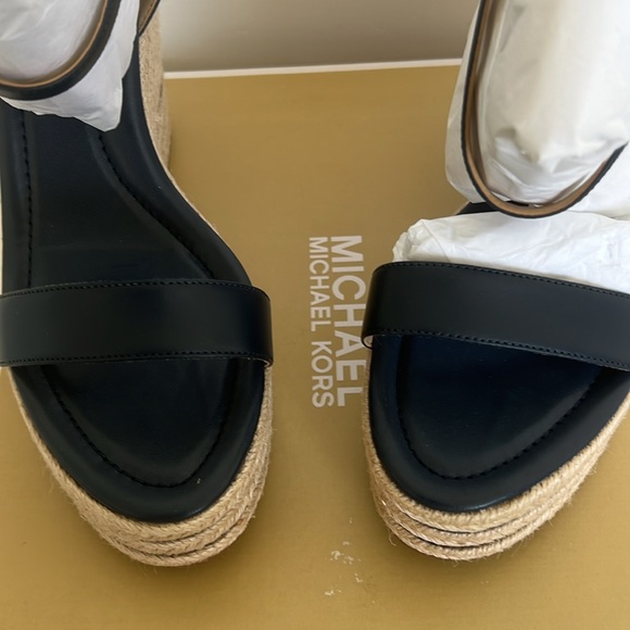 NWB Michael Kors Leighton Wedge - Picture 4 of 11